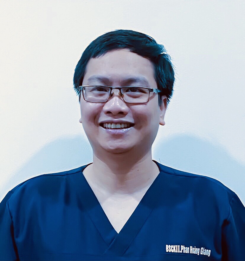 Bác sĩ phan hoàng giang